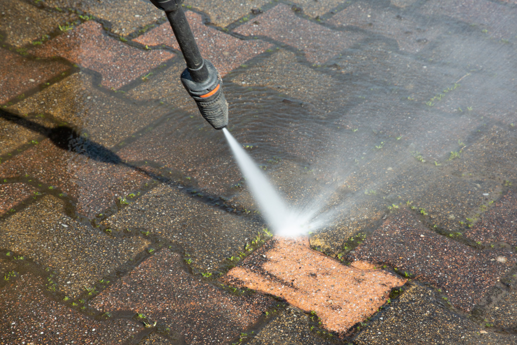 high pressure washing of floor slabs